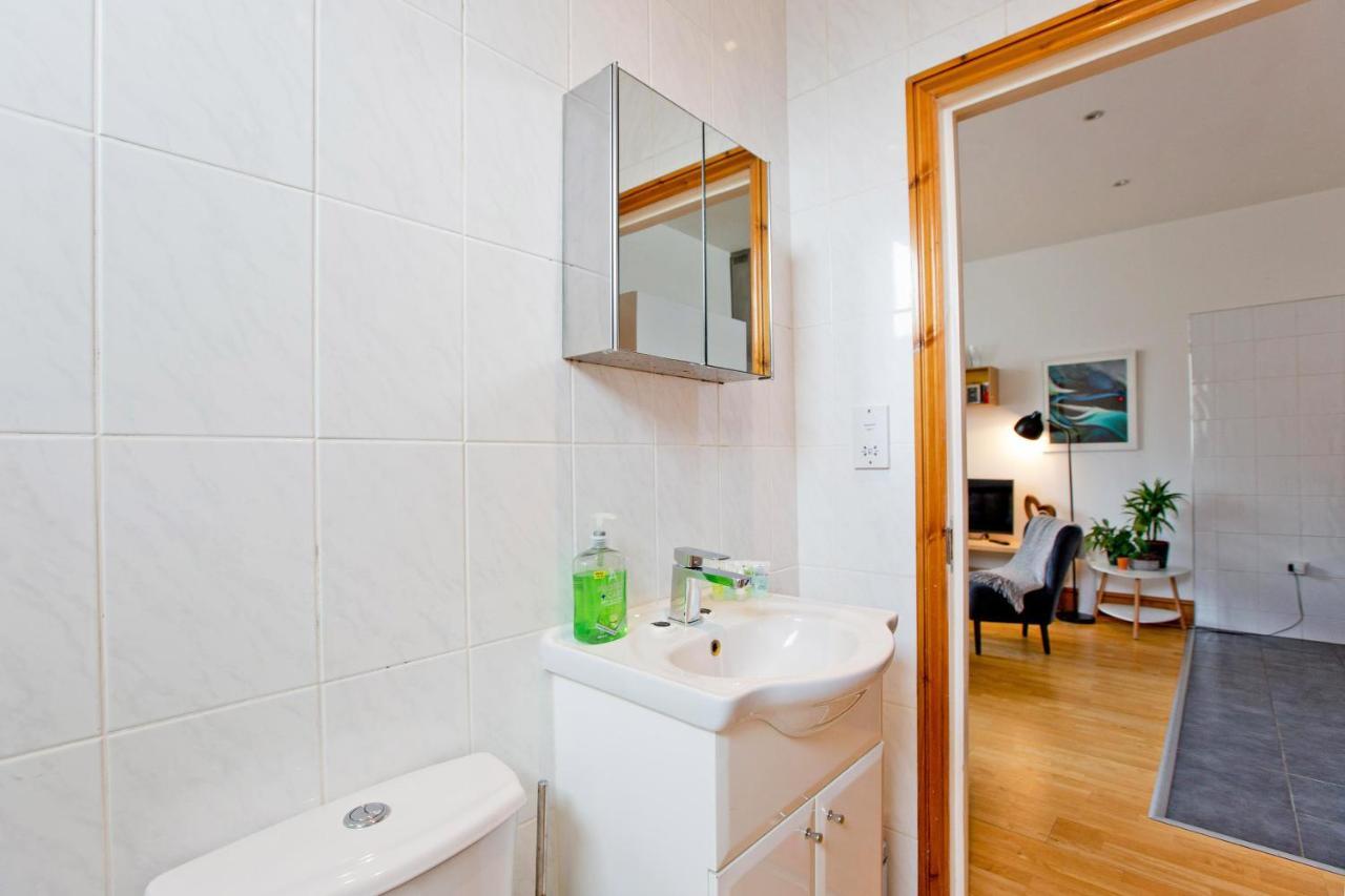 Comfortable Highbury Fields 1 Bedroom Apartment - Parking By Request ロンドン エクステリア 写真